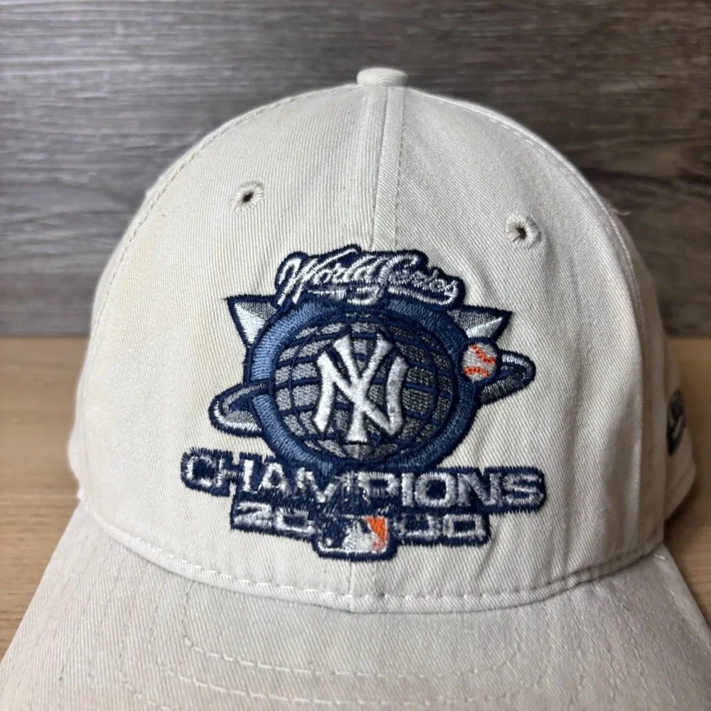 Vintage New York Yankees Hat Cap Strap Back Beige MLB Baseball World Series 2000